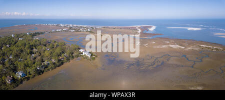 Luftaufnahme von Waterfront Eigenschaften auf Harbour Island, South Carolina. Stockfoto