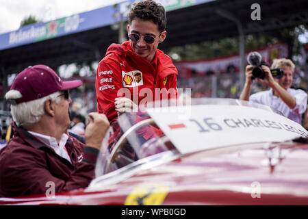 Monza, Italien. 8. Sep 2019. CHARLES LECLERC der Scuderia Ferrari vor dem Formel 1 Grand Prix im Autodromo Nazionale Monza in Monza, Italien. Credit: James Gasperotti/ZUMA Draht/Alamy leben Nachrichten Stockfoto