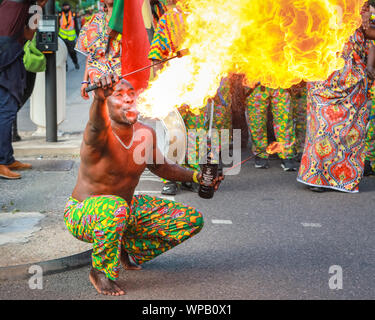 Hackney, London, UK. 08 Sep, 2019. Teilnehmer und Nachtschwärmer genießen Sie einen großen, ruhigen und lustige Hackney Karneval 2019 Parade im schönsten Sonnenschein, renommierte Kreativität des Bezirks und Vielfalt widerspiegelt. Credit: Imageplotter/Alamy leben Nachrichten Stockfoto