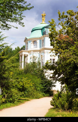 Blick auf das Schloss Belvedere im Garten des Schloss Charlottenburg in Berlin, Deutschland. Stockfoto