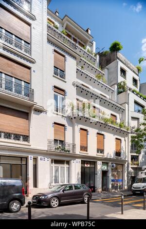 Abgesetzt - Terrasse Appartement Gebäude vom Architekten Henri Sauvage (1873-1932) bei 26, Rue Vavin. Es wurde 1912-1914 gebaut. Stockfoto