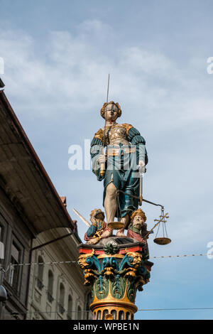 Bern, Schweiz - 25. Juni 2017: Gerechtigkeit Brunnen in Bern, Schweiz Stockfoto