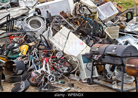 Deponie, Sammlung Website, 'Metal & Kunststoff ' Produkte verworfen. Stockfoto