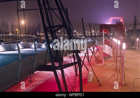 Der Parc de la Villette ist der größte Park und die zweitgrößte Grünfläche von Paris. Er Balatonfüred im 19. Arrondissement und wird vom Canal de l'Ourcq dur Stockfoto