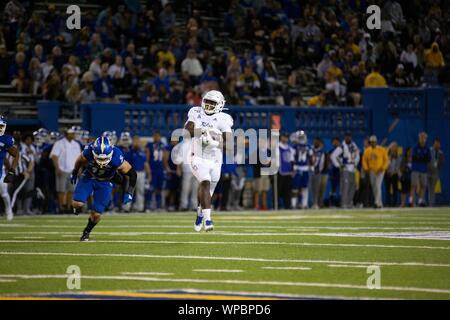 San Jose, CA USA 07 Sep, 2019. A. in Tulsa tight end Denzel Carter (19) Laufen für entlang Gewinnen während der NCAA Football Spiel zwischen Tulsa goldenen Hurrikan und der San Jose State Spartans 34-16 Gewinn an CEFCU Stadion San Jose, CA. Thurman James/CSM/Alamy leben Nachrichten Stockfoto