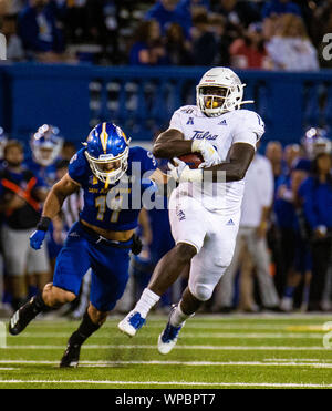 San Jose, CA USA 07 Sep, 2019. A. in Tulsa tight end Denzel Carter (19) Laufen für entlang Gewinnen während der NCAA Football Spiel zwischen Tulsa goldenen Hurrikan und der San Jose State Spartans 34-16 Gewinn an CEFCU Stadion San Jose, CA. Thurman James/CSM/Alamy leben Nachrichten Stockfoto