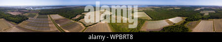 Antenne 360 Grad Panorama von Farmen und Wasser auf St Helena Island in South Carolina, USA. Stockfoto