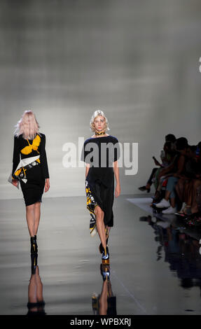 IICY präsentiert Frühling Sommer 2020 Start- und Landebahn zeigen: Designerin Eva Hu, Shanghai, alles kommt von nichts Stockfoto