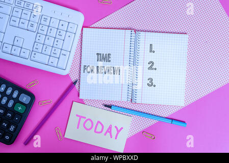 Schreiben Hinweis zu zeigen. Business Konzept für das formale Assessment von etwas mit Absicht zur Einführung ändern Schreibbedarf und com Stockfoto