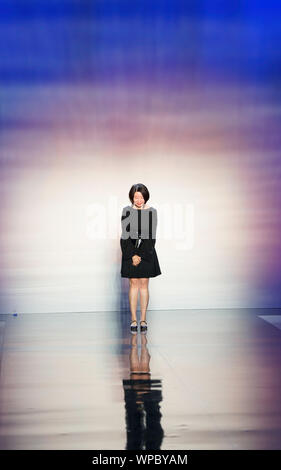 IICY präsentiert Frühling Sommer 2020 Start- und Landebahn zeigen: Designerin Eva Hu, Shanghai, alles kommt von nichts Stockfoto