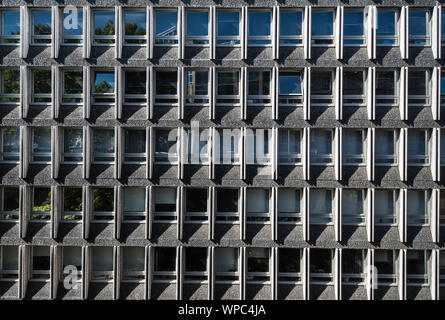 Fassade des hohen Apartment Haus in der Stadt Stockfoto