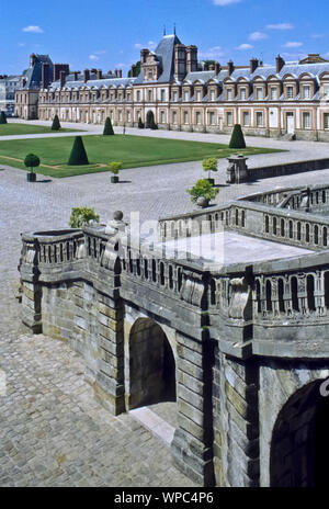 Das Schloss Fontainebleau Fontainebleau, Département Seine-et-Marne, ist ein französisches Schloss rund 60 km südlich von Paris, das zeitweilig unt Stockfoto