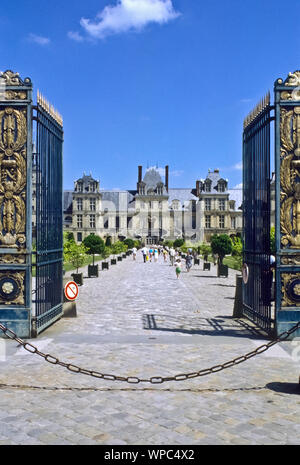 Das Schloss Fontainebleau Fontainebleau, Département Seine-et-Marne, ist ein französisches Schloss rund 60 km südlich von Paris, das zeitweilig unt Stockfoto