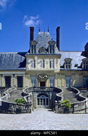 Das Schloss Fontainebleau Fontainebleau, Département Seine-et-Marne, ist ein französisches Schloss rund 60 km südlich von Paris, das zeitweilig unt Stockfoto