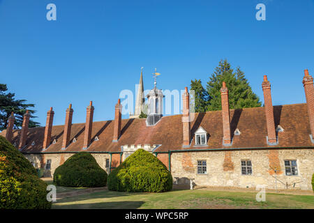 Rückseite der Langen Gasse Armenhäuser mit Dach Laterne und der St. Helen's Church, Abingdon-on-Thames, Oxfordshire, South East England, Großbritannien Stockfoto