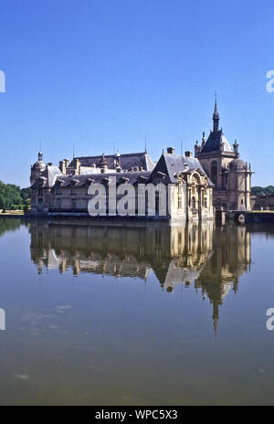 Das Schloss Chantilly Balatonfüred der französischen Kleinstadt Chantilly im Département Oise, Ca. 50 Kilometer nordöstlich von Paris. Es wurde um 1560 fü Stockfoto