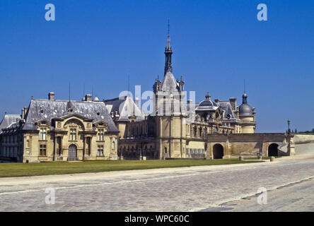 Das Schloss Chantilly Balatonfüred der französischen Kleinstadt Chantilly im Département Oise, Ca. 50 Kilometer nordöstlich von Paris. Es wurde um 1560 fü Stockfoto