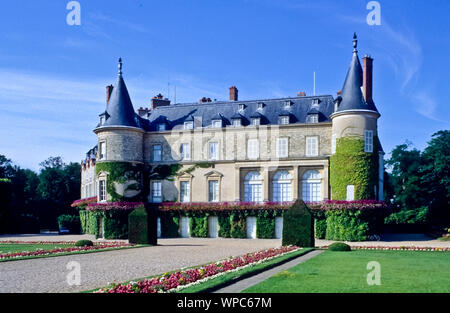 Das Schloss Rambouillet Rambouillet steht im gleichnamigen Ort etwa 50 Kilometer südwestlich von Paris in Frankreich. Erbaut wurde es im Jahr 1368 von Stockfoto