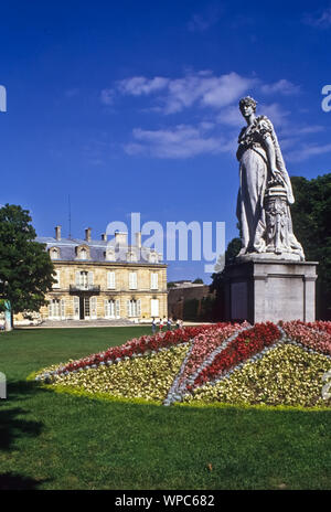 Das Schloss Malmaison in Nanterre westlich von Paris Krieg Wohnsitz von Kaiser Napoleon und seiner Frau Joséphine. 5/6 das Kaiserpaar offizie Stockfoto