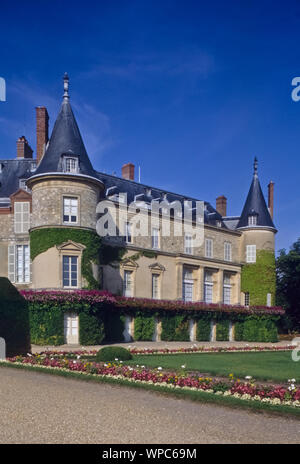 Das Schloss Rambouillet Rambouillet steht im gleichnamigen Ort etwa 50 Kilometer südwestlich von Paris in Frankreich. Erbaut wurde es im Jahr 1368 von Stockfoto