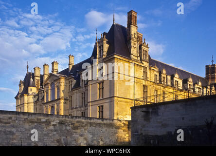 Das Schloss Ecouen ist ein Schloss aus dem 16. Jahrhundert im Ort Écouen im Département Val-d'Oise. Es beherbergt das Musée national de la Renaissance Stockfoto