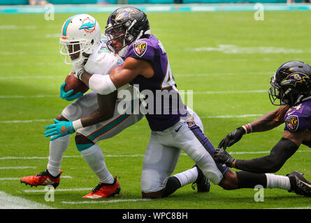 Baltimore Ravens cornerback Marlon Humphrey warms up before an NFL  wild-card playoff football game against the Cincinnati Bengals in  Cincinnati, Sunday, Jan. 15, 2023. (AP Photo/Darron Cummings Stock Photo -  Alamy