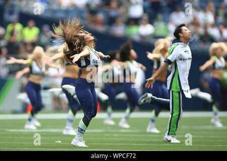 Seattle, WA, USA. 8. Sep 2019. Die Seahawks Tänzer vor einem Spiel zwischen den Cincinnati Bengals und Seattle Seahawks an CenturyLink Feld in Seattle, WA. Die Seahawks gewann 21-20. Sean Brown/CSM/Alamy leben Nachrichten Stockfoto