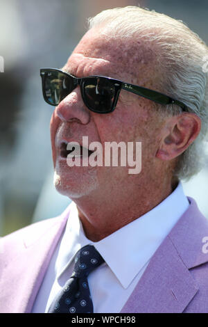 Carson, CA. 8. Sep 2019. Colts Besitzer Jim Irsay während der NFL Indianapolis Colts vs Los Angeles Ladegeräte an der Würde des Menschen Gesundheit Sport Park in Carson, Ca am 8. September 2019 (Foto von Jevone Moore) Credit: Csm/Alamy leben Nachrichten Stockfoto