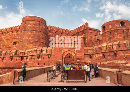 Agra Fort Bild ist bei Agra Uttar Pradesh Indien am 02. April 2019 übernehmen. Es ist eines der sieben Wunder der Welt sowie UNSCO-Weltkulturerbe. Stockfoto