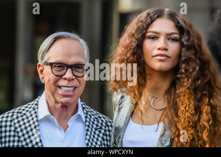 New York, New York, USA. 8. Sep 2019. Designer Tommy Hilfiger und Schauspielerin Zendaya während der New York Fashion Week fashion show im Apollo Theater in New York City am Sonntag, September 09 Quelle: Vanessa Carvalho/ZUMA Draht/Alamy leben Nachrichten Stockfoto