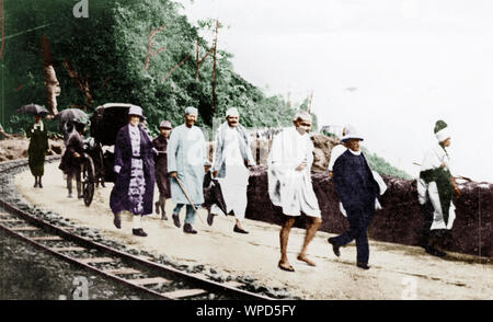 Mahatma Gandhi und C R das, Chittaranjan das, Deshbandhu, Indischer Anwalt, Darjeeling, West Bengal, Indien, Asien, Juni 1925, alter Jahrgang 1900er Bild, Stockfoto