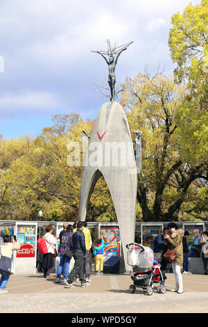 Hiroshima, Japan - 01 April, 2019: Peace Monument, Sadako Sasaki und die Kinder die Opfer der Atombombe auf Hiroshima zu gedenken. Stockfoto