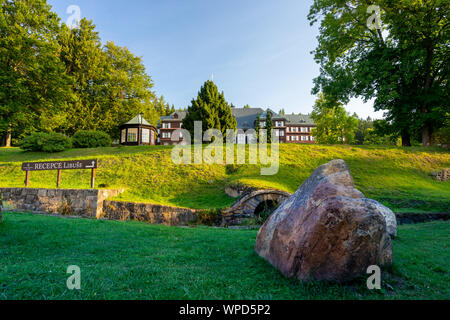 Mountain spa Karlova Studánka in der Tschechischen Republik. Stockfoto