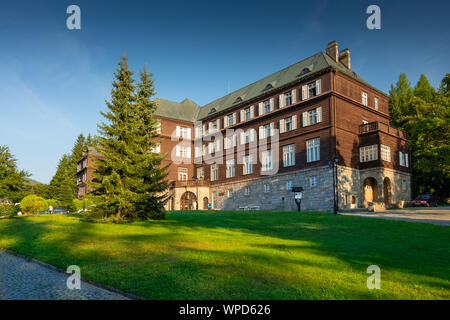 Mountain spa Karlova Studánka in der Tschechischen Republik. Stockfoto