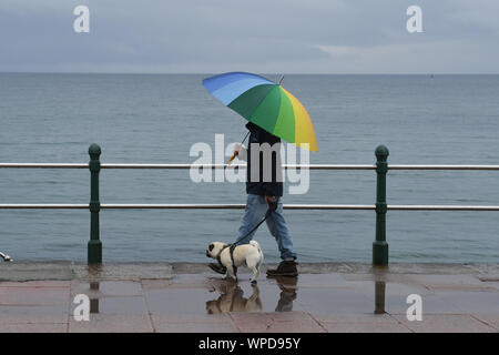 Penzance, Cornwall, UK. 9. September 2019. UK Wetter. Einen schweren Band der Regen kehrt aus dem Westen als Hurrikan Dorian & Sturm Gabrielle zusammenführen. Kredit Simon Maycock/Alamy Leben Nachrichten. Stockfoto