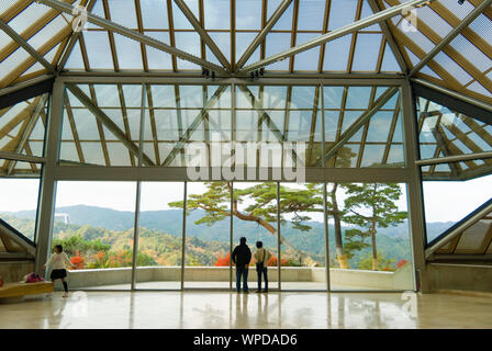 Der Eingang aus Glas Atrium von Miho Museum von Architekt IM Pei in Shigaraki konzipiert, Japan Stockfoto
