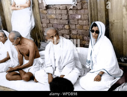 Kasturba und Mahatma Gandhi, Sardar Vallabhbhai Patel, Rajkumari Amrit Kaur, Indien, Asien, Juli 1939 Stockfoto