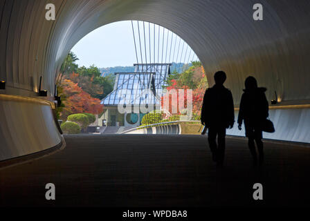 Tunnel zugreifen Straße Richtung Miho Museum von Architekt IM Pei in Shigaraki konzipiert, Japan suchen Stockfoto