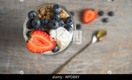 Bananen smoothie Schüssel über Nacht, Haferflocken, Müsli, Chia Samen, Haferbrei, Avalon Molkerei Stockfoto