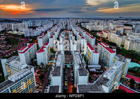 Luftaufnahme von Concrete Jungle wie Hochhaus, modernen Apartments in Singapur Stockfoto