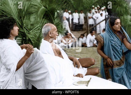 Mahatma Gandhi Abendgebet in Mumbai, Maharashtra, Indien, Asien, Mai 1944 Stockfoto