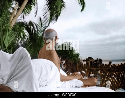 Mahatma Gandhi am Abend Gebetstreffen, Bombay, Mumbai, Maharashtra, Indien, Asien, Mai 1944 Stockfoto