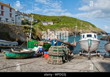 Küstenfischerei Boote auf helling von eglinton Fischerdorf. South Cornwall, England, Großbritannien Stockfoto