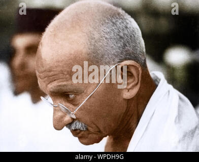 Mahatma Gandhi bei der öffentlichen Gebetssitzung, Rungta House, Bombay, Mumbai, Maharashtra, Indien, Asien, September 1944 Stockfoto