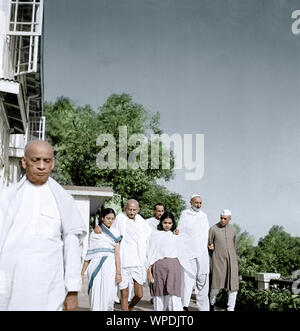 Sardar Vallabhbhai Patel, Mahatma Gandhi, Abdul Ghaffar Khan Jawaharlal Nehru, Indien, Asien, Juli 1945 Stockfoto