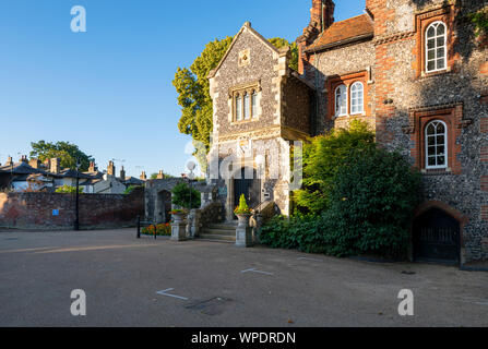 Das Tower House in Westgate Gärten; einen schönen öffentlichen Park in Canterbury, Kent. Stockfoto