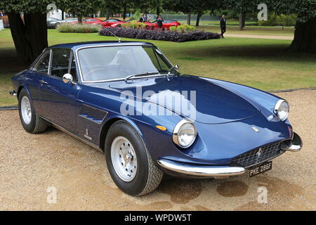 Ferrari 330 GTC (1968), Concours von Eleganz 2019, Hampton Court Palace, East Molesey, Surrey, England, Großbritannien, Großbritannien, Europa Stockfoto