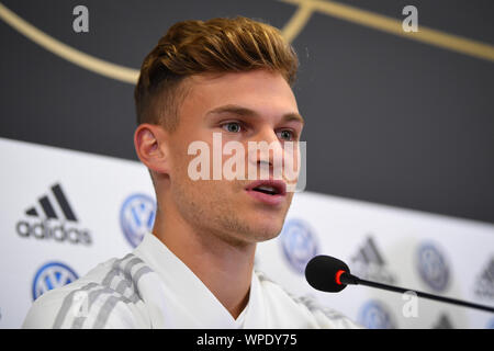 Joshua Kimmich (Deutschland). GES/Fussball/EM-Qualifikation: Pressekonferenz der deutschen Nationalmannschaft in Belfast 08.09.2019 Fußball: Europäische Qualifier: Pressekonferenz der deutschen Nationalmannschaft, Belfast, September 8, 2019 | Verwendung weltweit Stockfoto