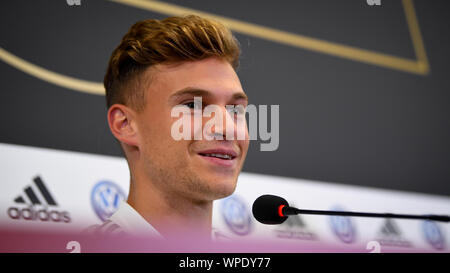 Joshua Kimmich (Deutschland). GES/Fussball/EM-Qualifikation: Pressekonferenz der deutschen Nationalmannschaft in Belfast 08.09.2019 Fußball: Europäische Qualifier: Pressekonferenz der deutschen Nationalmannschaft, Belfast, September 8, 2019 | Verwendung weltweit Stockfoto