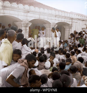 Mahatma Gandhi Treffen der Leute im Frieden März in Bihar, Indien, Asien, März 1947 Stockfoto